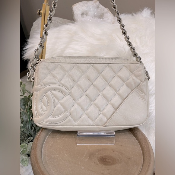 **SOLD** RARE Iridescent Pearl Chanel Aged Calfskin Quilted Cotton Club Pochette - Picture 5 of 14